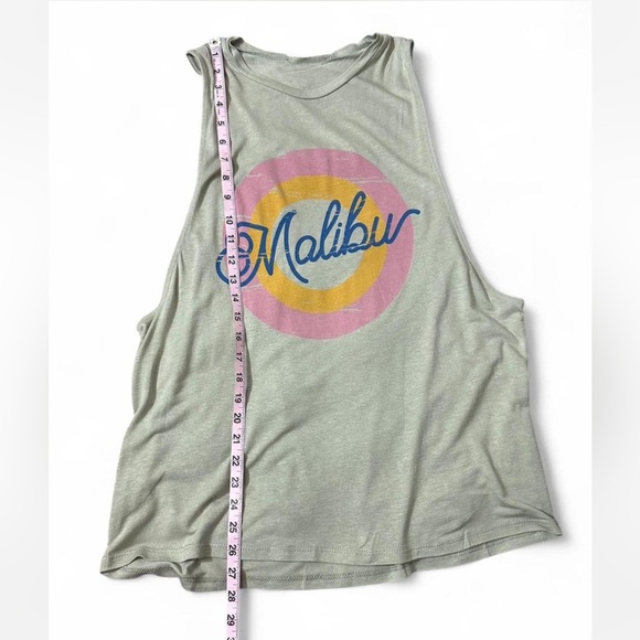 ‎Graphic Print Muscle Tank Top - Picture 14 of 14